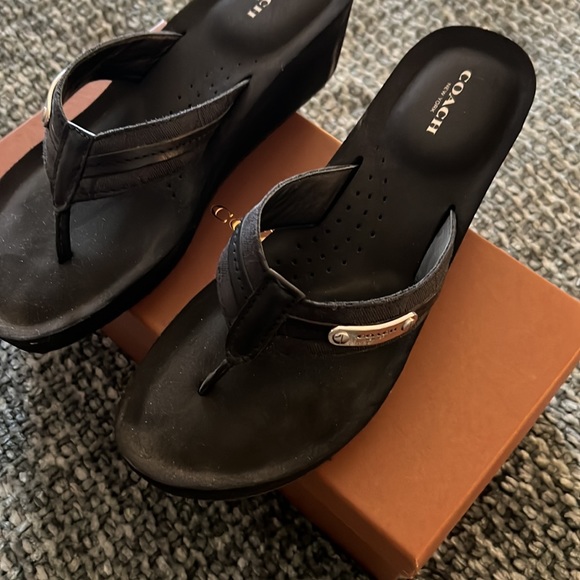 Black summer sandals by coach. - Picture 7 of 7